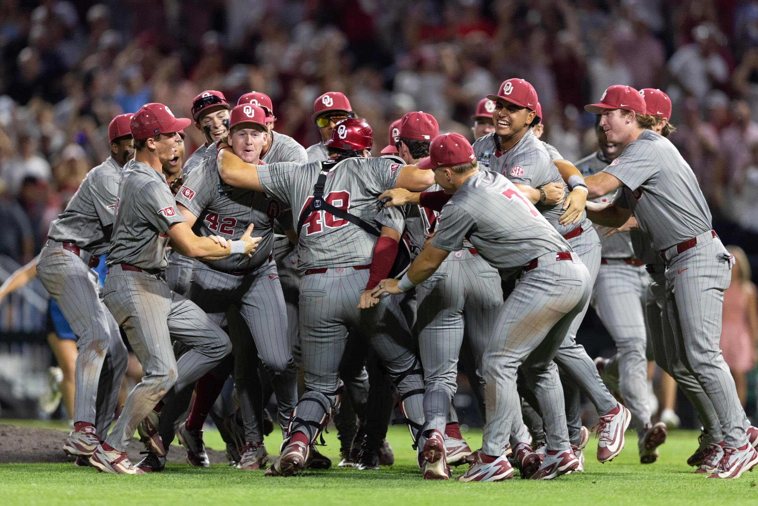 Oklahoma rolls past Tar Heels 13-2 for 1st CWS title since 1994